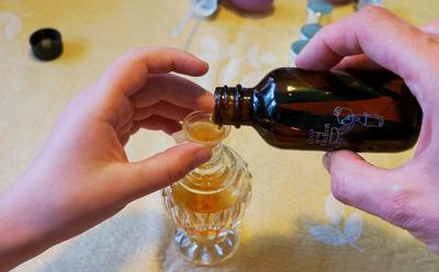 DIY  Vanilla Perfume